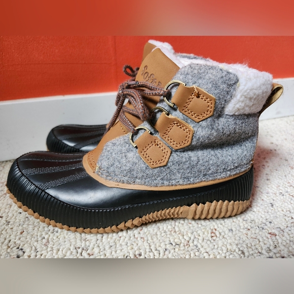 Softmoc Della boots, Women's Size 7, Worn once - Picture 7 of 7